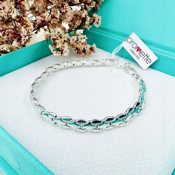 07796c417135eeb47b2dfe61bc53946e