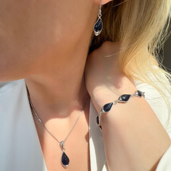 81b98a85710a802846d6952acb96575d