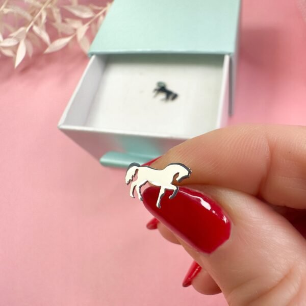 2a60d3a70bb5b604ccd11ed32775f725