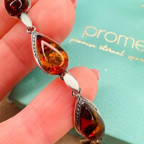 7bb26811811bfe592a09f04bd1317ac5